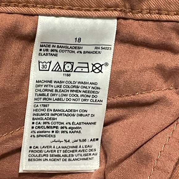 Gap mid rise pixie pants. - Picture 4 of 4